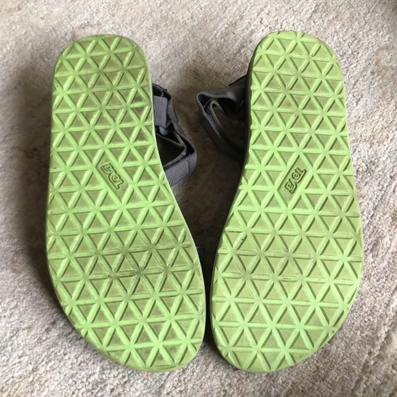 Teva Sandals Men Size 11 EF03113L Grey Water Outdoor - Picture 3 of 5